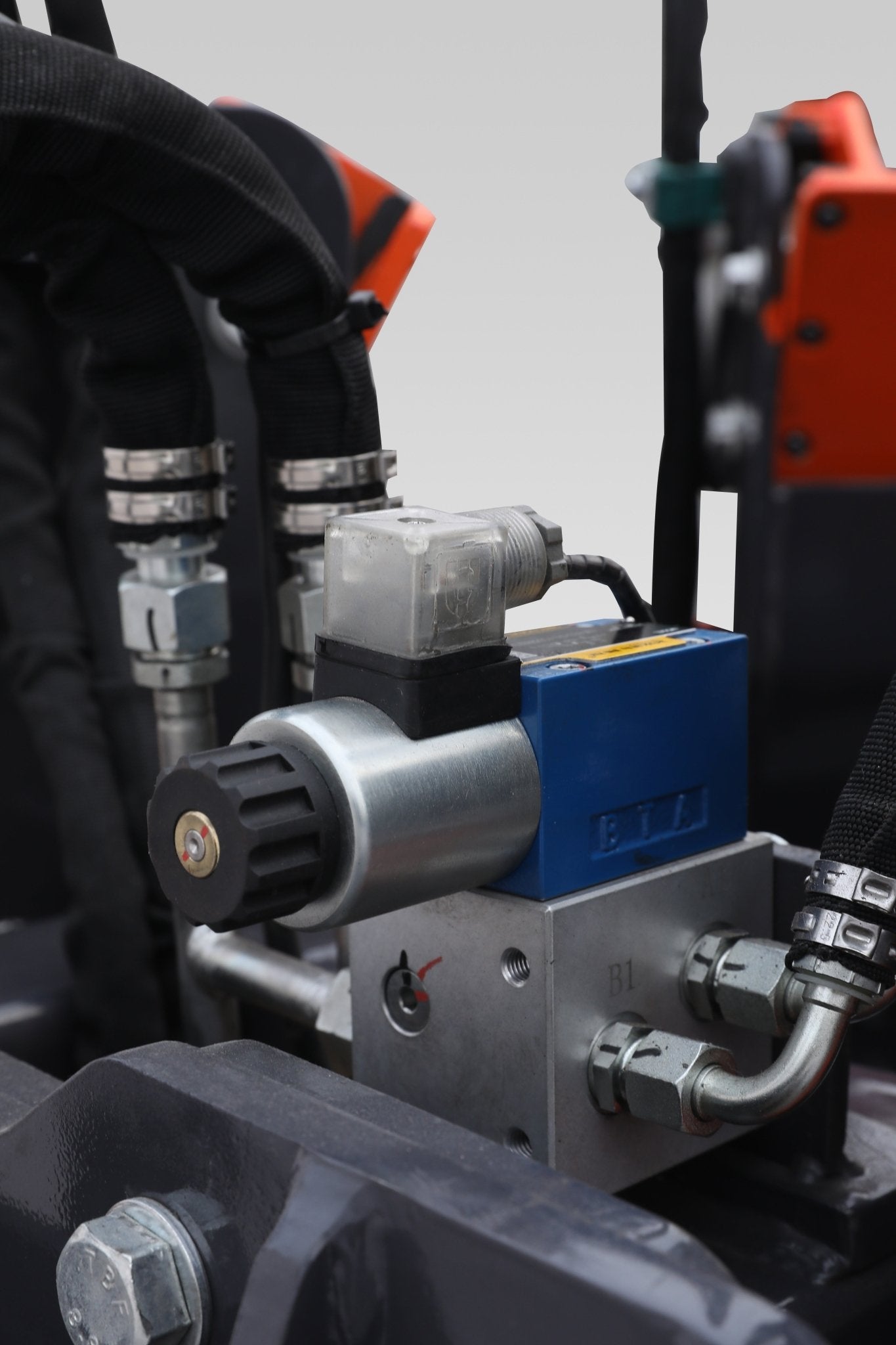 HCN Skid Steer Tree Spade for CAT Bobcat loaders