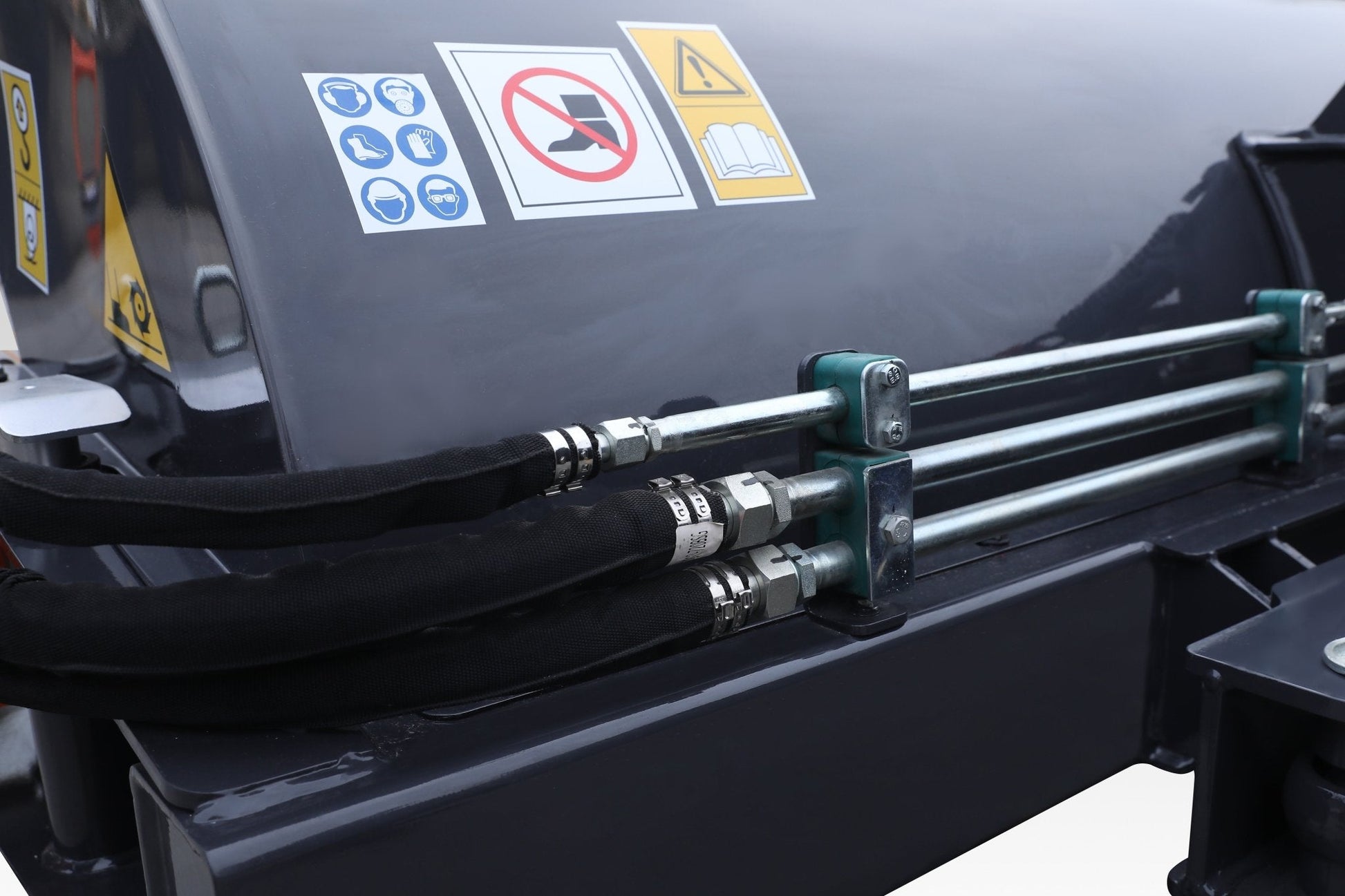 HCN Skid Steer Angle Broom for CAT Bobcat loaders