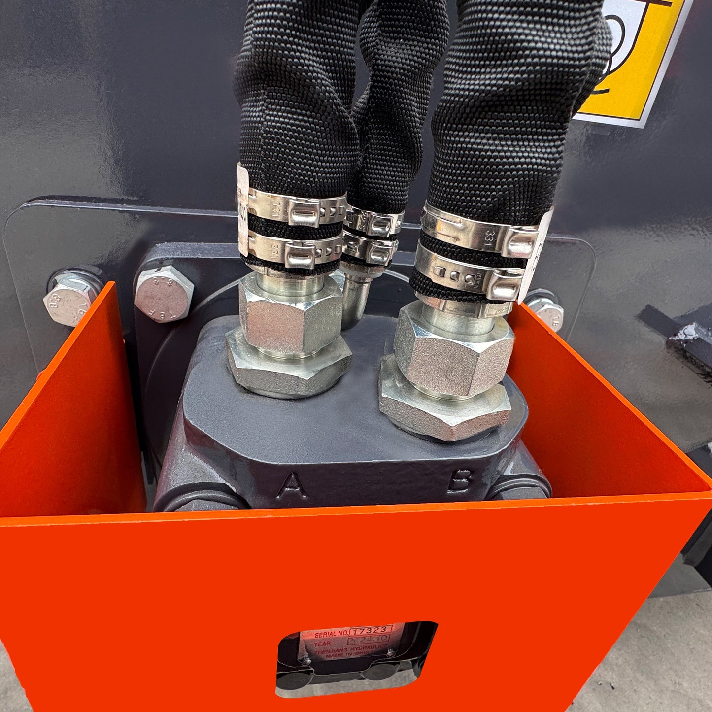 HCN Skid Steer Pick-up Broom with Bucket for CAT Bobcat loaders