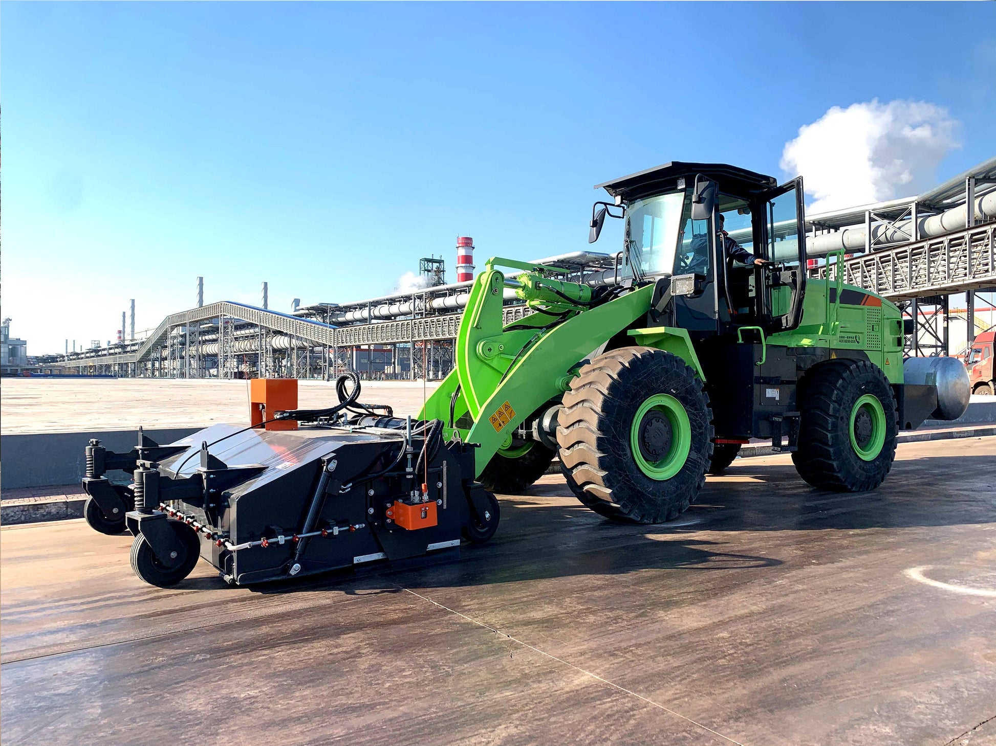 HCN Wheel loader Front mode broom